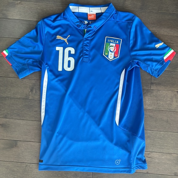 Italy Football Kit Jersey And Shorts. - Picture 2 of 16
